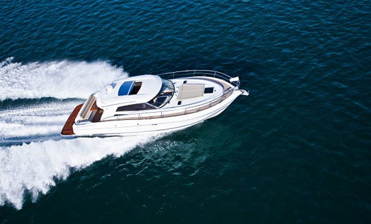 Yatch 15+ seater